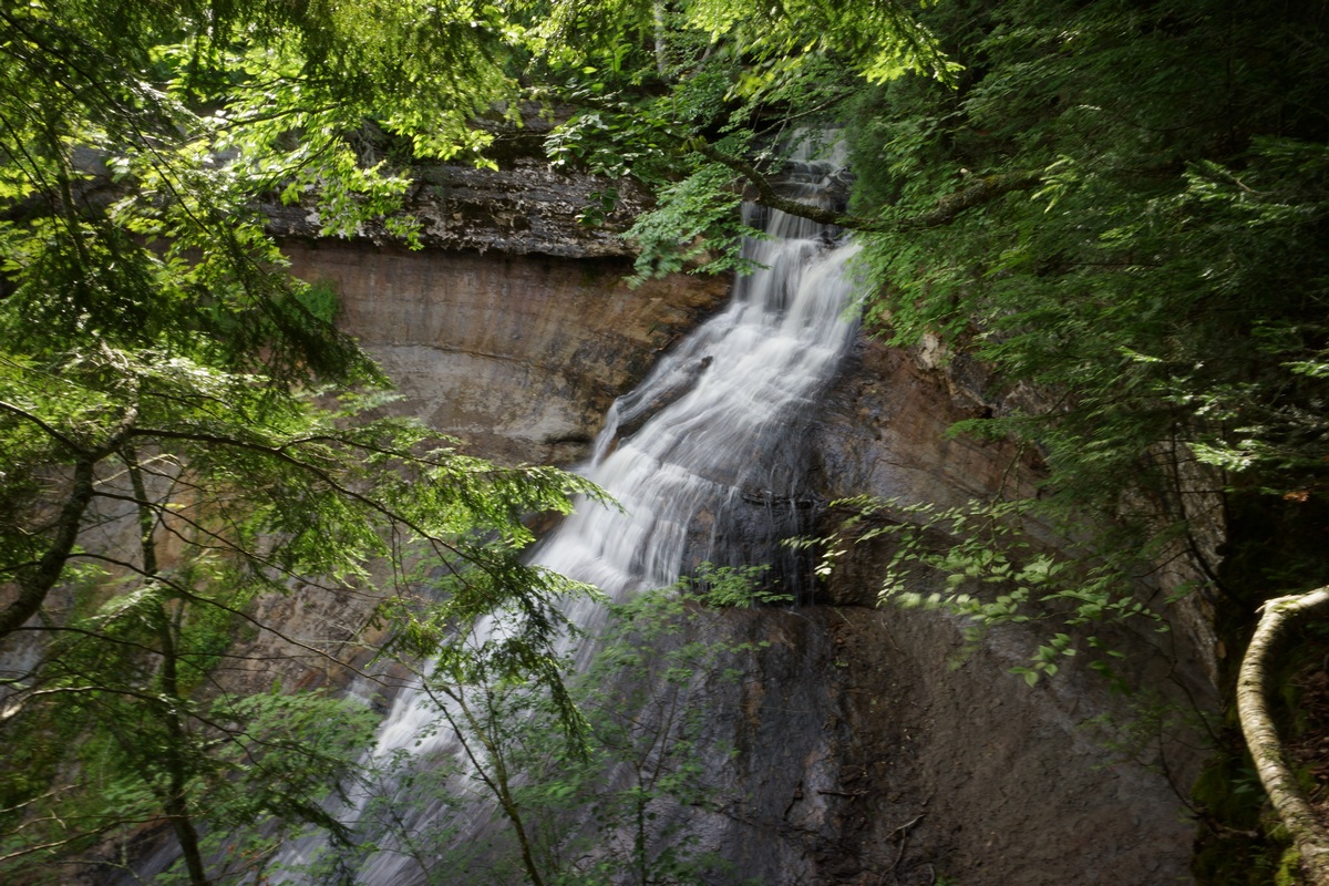 chapel falls from viewing area at pictured rocks
